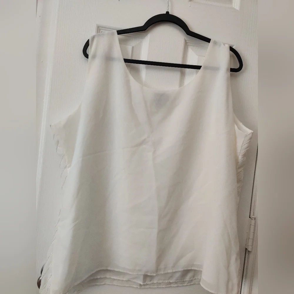 Midnight Velvet White Floral Embroidered Blouse - Picture 2 of 5